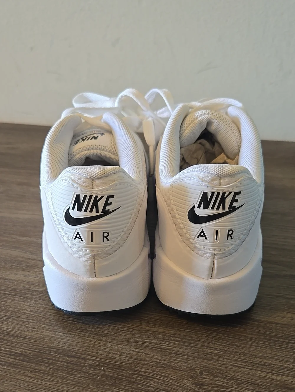 NEW Nike Air Max 90 GOLF Youth White and Black Air Max Low-Top Sneaker